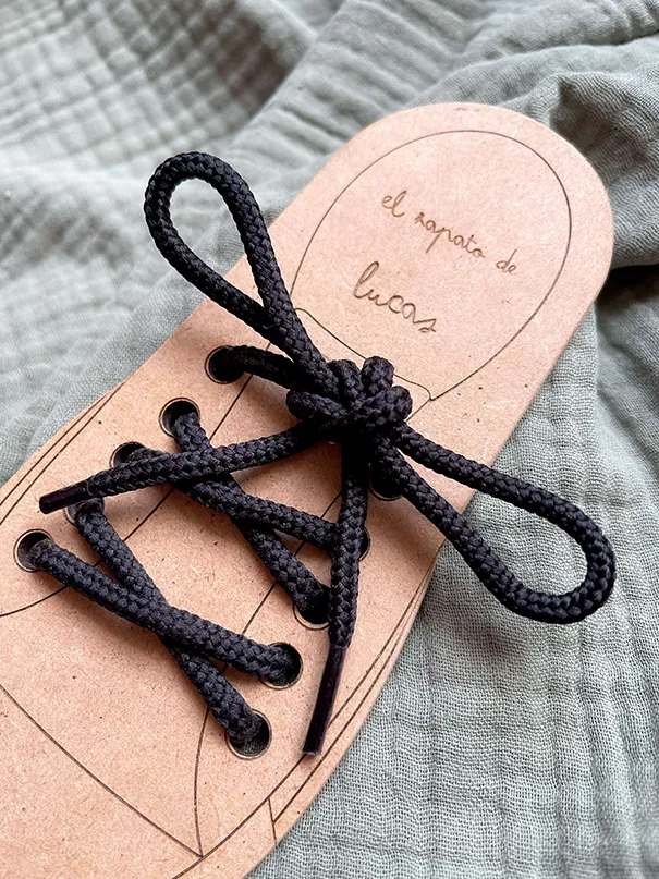 Zapatilla de madera