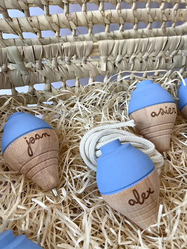 Peonza de madera personalizada - rainbow - Imagen 7